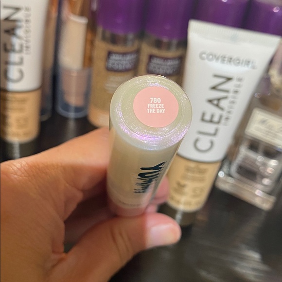 Yummy plumper “Freeze the day” lip gloss New! - Picture 10 of 13